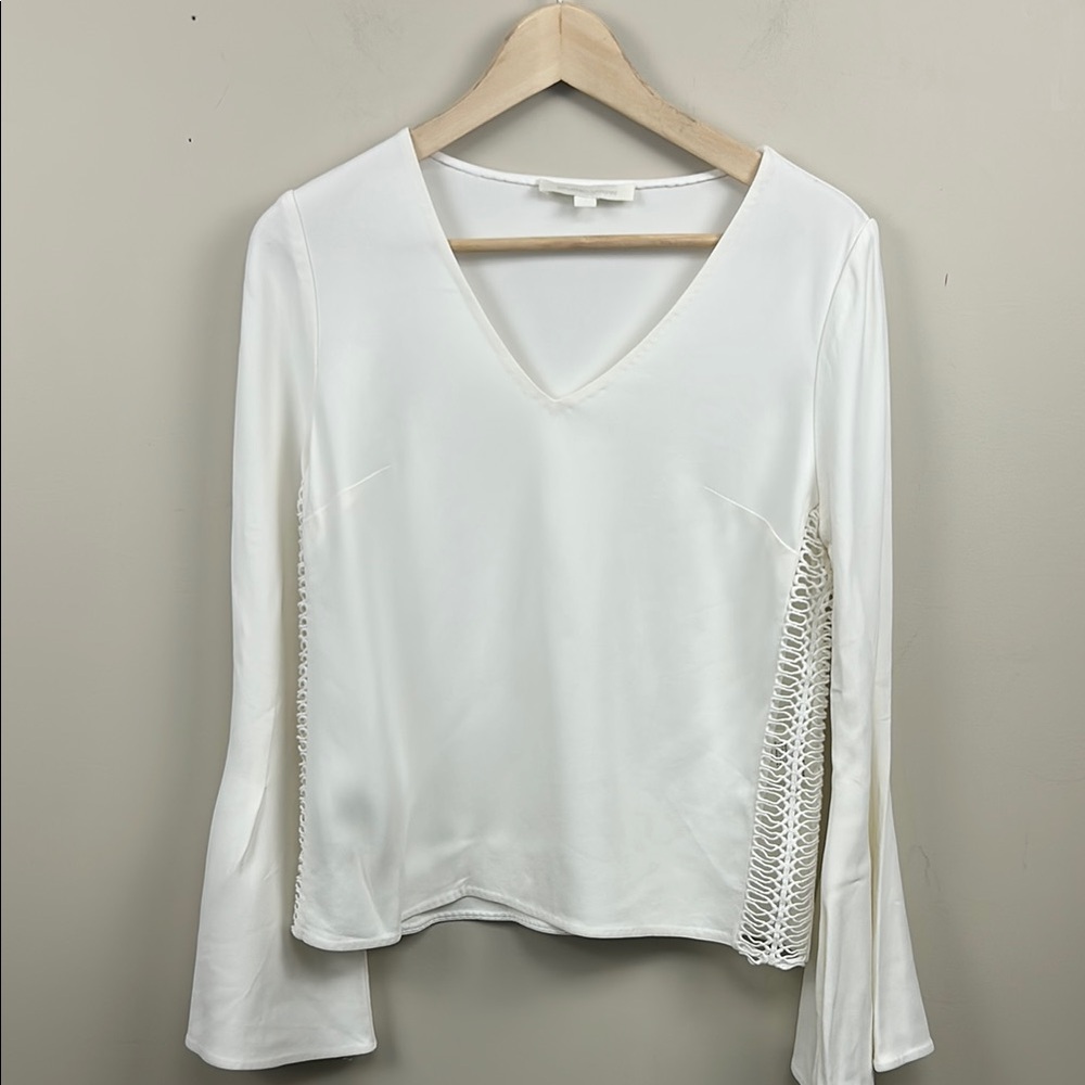🎀JONATHAN SIMKHAI ivory V neck satin pull over top medium